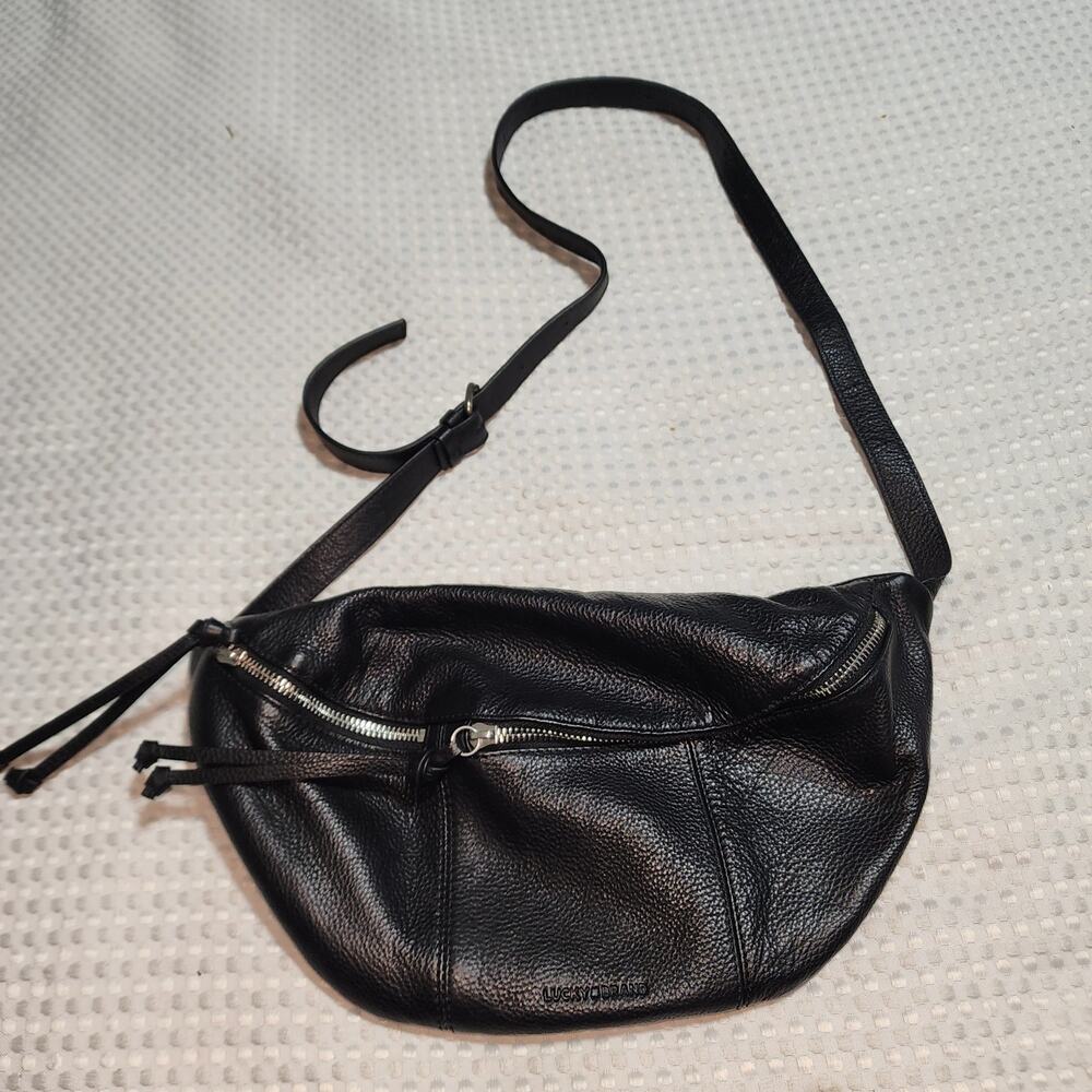 LUCKY BRAND EUC BLACK LEATHER BELT BAG